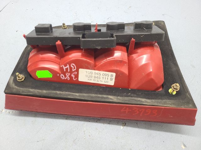 bontott SKODA OCTAVIA I Bal Hátsó Lámpa