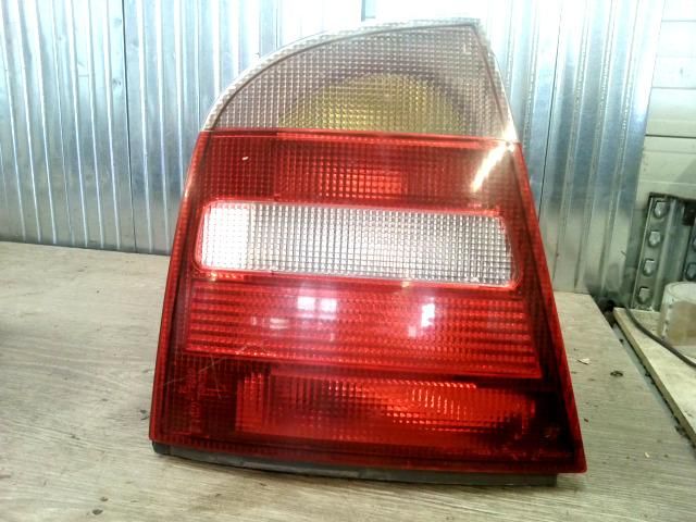 bontott SKODA OCTAVIA I Bal Hátsó Lámpa