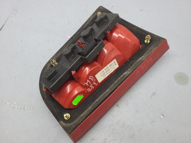 bontott SKODA OCTAVIA I Bal Hátsó Lámpa