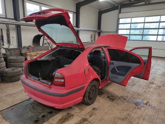 bontott SKODA OCTAVIA I Bal hátsó Vízlehúzó Gumicsík