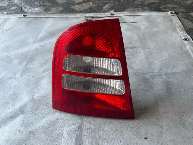bontott SKODA OCTAVIA I Bal Külső Hátsó Lámpa