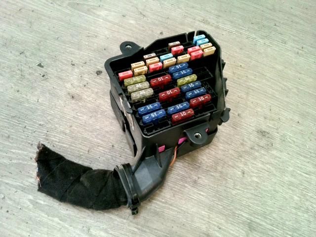 bontott SKODA OCTAVIA I Biztosítéktábla Utastér