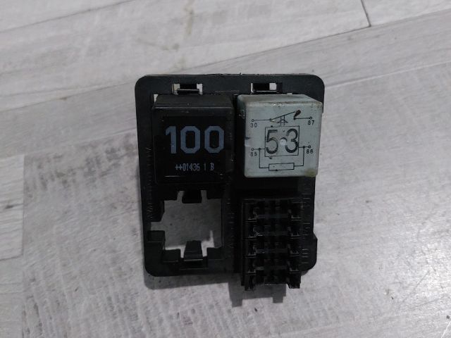 bontott SKODA OCTAVIA I Biztosítéktábla Utastér