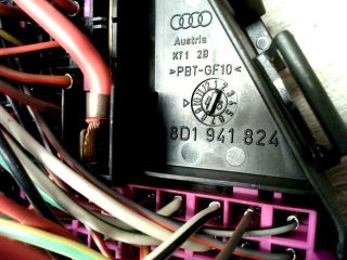 bontott SKODA OCTAVIA I Biztosítéktábla Utastér