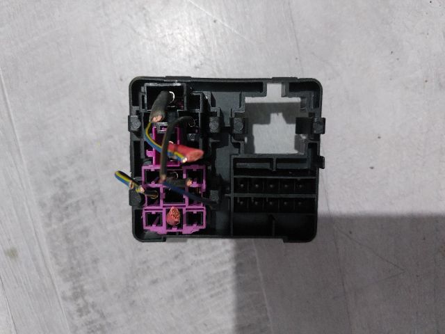 bontott SKODA OCTAVIA I Biztosítéktábla Utastér