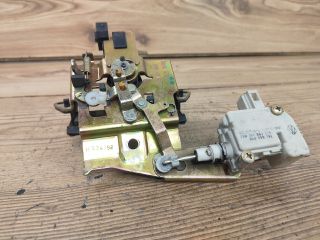 bontott SKODA OCTAVIA I Csomagtér Nyitó Kar / Gomb