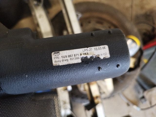 bontott SKODA OCTAVIA I Csomagtér Roló