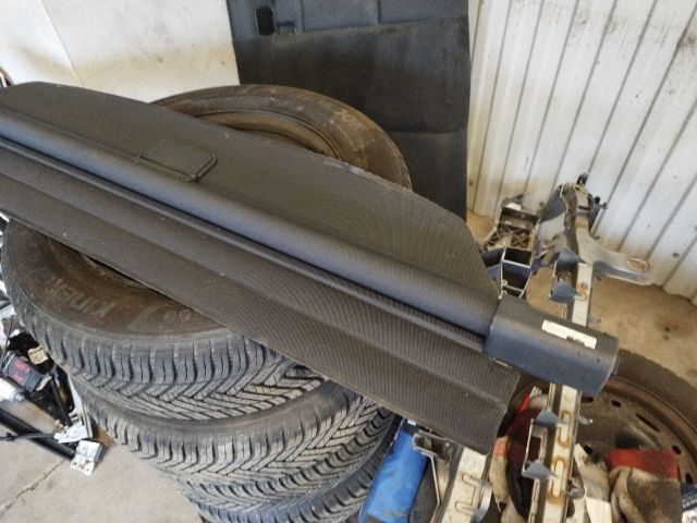 bontott SKODA OCTAVIA I Csomagtér Roló