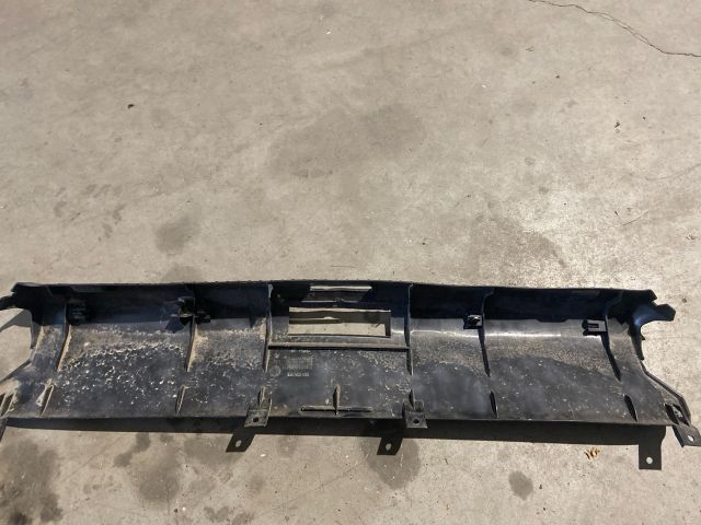 bontott SKODA OCTAVIA I Csomagtérajtó Burkolat Alsó