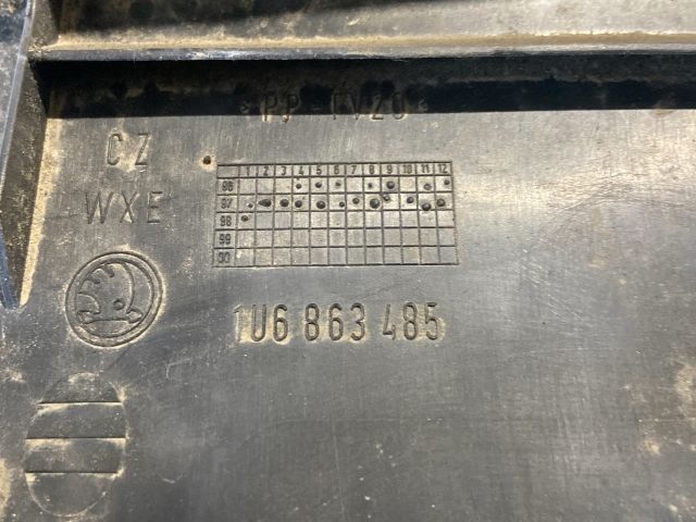 bontott SKODA OCTAVIA I Csomagtérajtó Burkolat Alsó