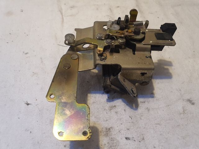 bontott SKODA OCTAVIA I Csomagtérajtó Kilincs