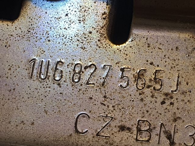 bontott SKODA OCTAVIA I Csomagtérajtó Kilincs