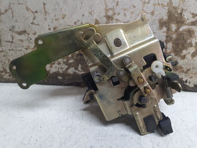 bontott SKODA OCTAVIA I Csomagtérajtó Kilincs