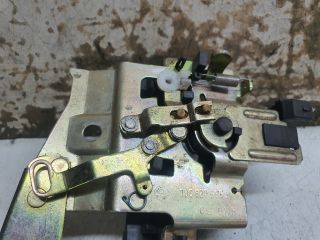 bontott SKODA OCTAVIA I Csomagtérajtó Kilincs