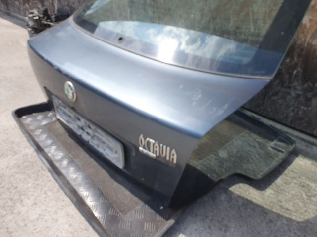 bontott SKODA OCTAVIA I Csomagtérajtó (Részeivel)