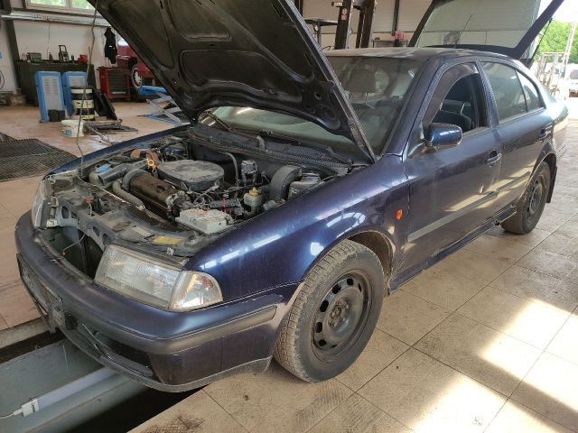 bontott SKODA OCTAVIA I Csomagtérajtó (Üres lemez)