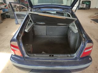 bontott SKODA OCTAVIA I Csomagtérajtó (Üres lemez)