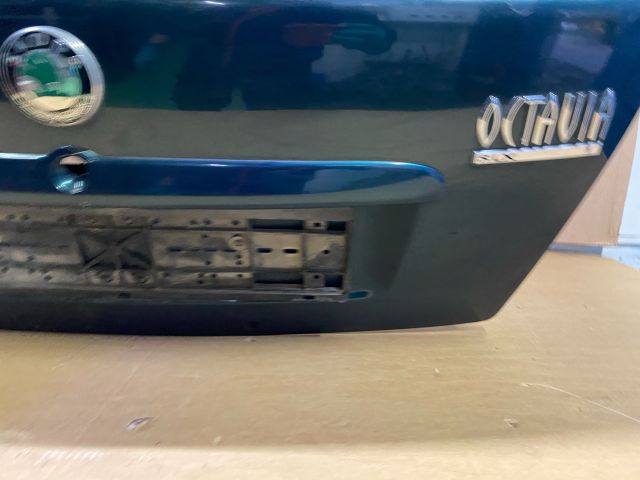 bontott SKODA OCTAVIA I Csomagtérajtó (Üres lemez)