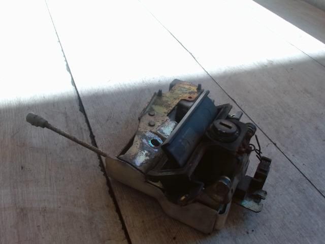 bontott SKODA OCTAVIA I Csomagtérajtó Zárszerkezet