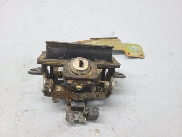 bontott SKODA OCTAVIA I Csomagtérajtó Zárszerkezet