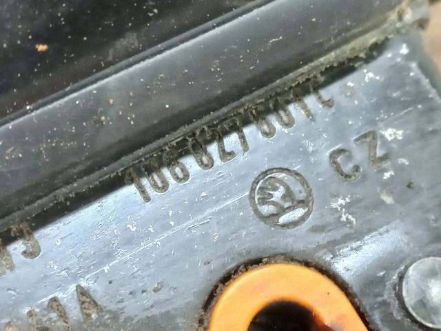 bontott SKODA OCTAVIA I Csomagtérajtó Zárszerkezet