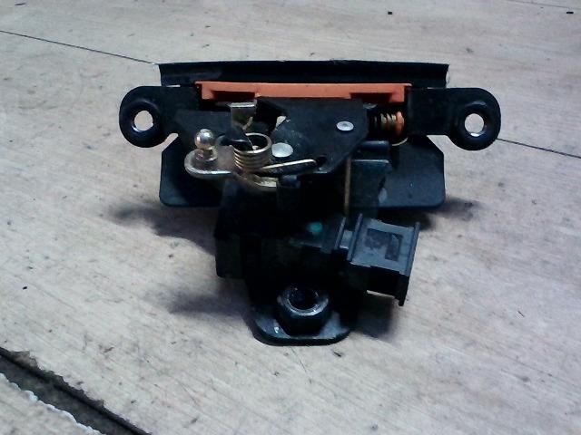 bontott SKODA OCTAVIA I Csomagtérajtó Zárszerkezet