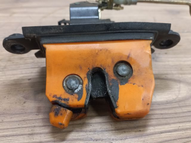 bontott SKODA OCTAVIA I Csomagtérajtó Zárszerkezet