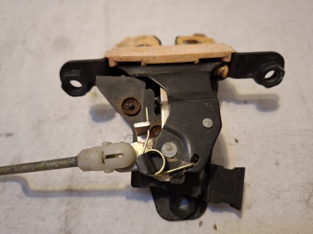 bontott SKODA OCTAVIA I Csomagtérajtó Zárszerkezet