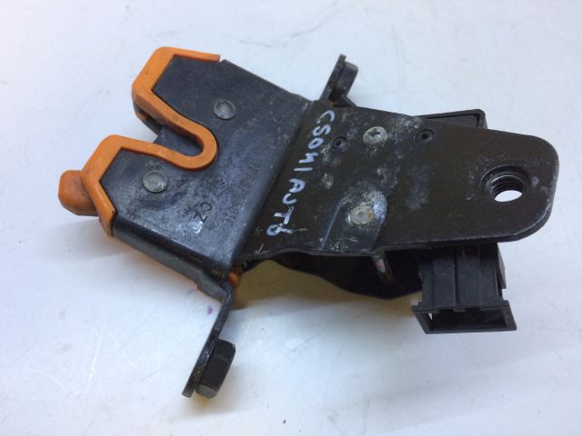 bontott SKODA OCTAVIA I Csomagtérajtó Zárszerkezet