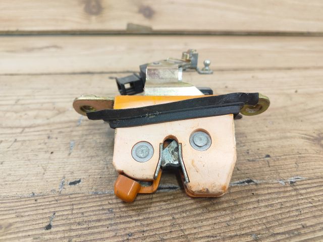 bontott SKODA OCTAVIA I Csomagtérajtó Zárszerkezet