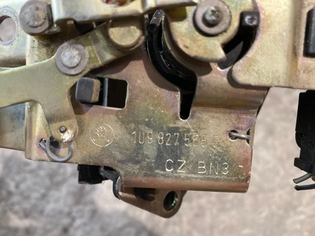 bontott SKODA OCTAVIA I Csomagtérajtó Zárszerkezet