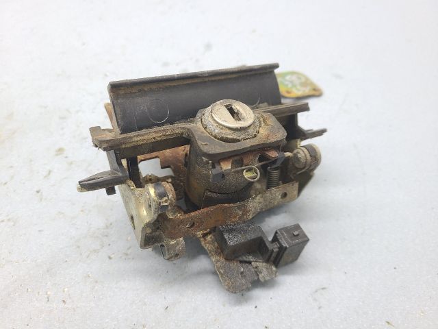 bontott SKODA OCTAVIA I Csomagtérajtó Zárszerkezet