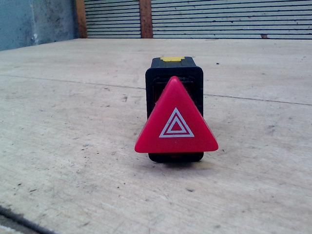 bontott SKODA OCTAVIA I Elakadásjelző Háromszög