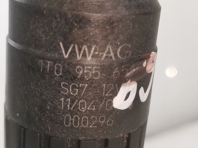 bontott SKODA OCTAVIA I Első Ablakmosó Szivattyú