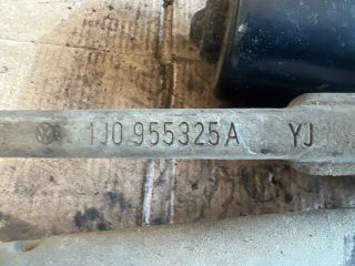 bontott SKODA OCTAVIA I Első Ablaktörlő Szerkezet Motorral