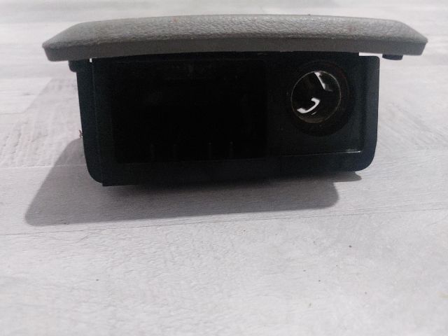 bontott SKODA OCTAVIA I Első Hamutartó