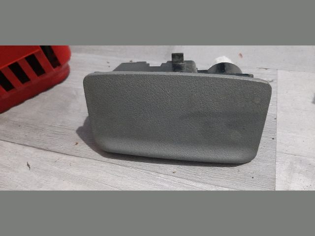 bontott SKODA OCTAVIA I Első Hamutartó