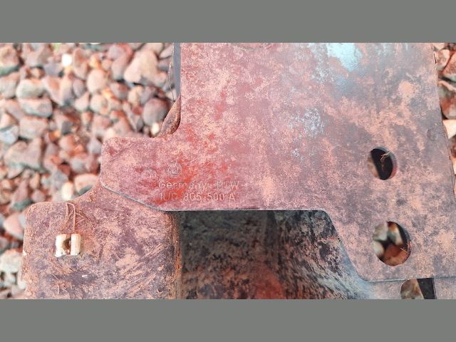 bontott SKODA OCTAVIA I Első Lökhárító Merevítő (Fém)