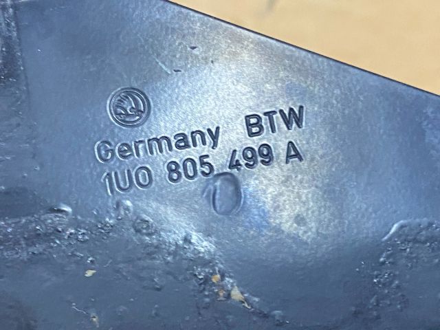 bontott SKODA OCTAVIA I Első Lökhárító Merevítő (Fém)