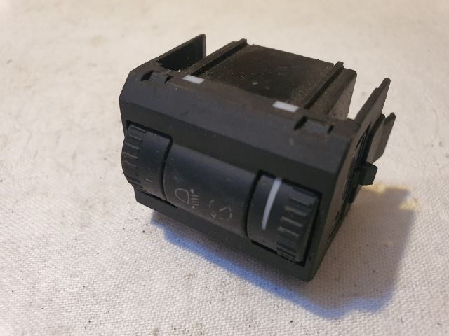 bontott SKODA OCTAVIA I Fényszórómagasság Állító Kapcsoló