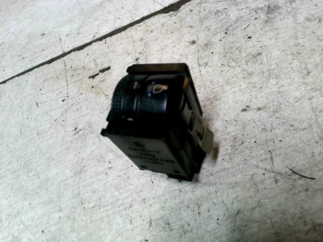 bontott SKODA OCTAVIA I Fényszórómagasság Állító Kapcsoló