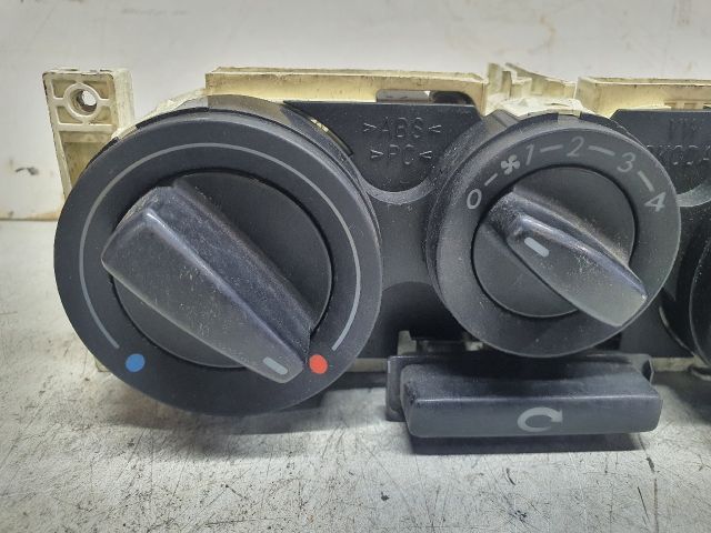 bontott SKODA OCTAVIA I Fűtéskapcsoló (manuális klímás)