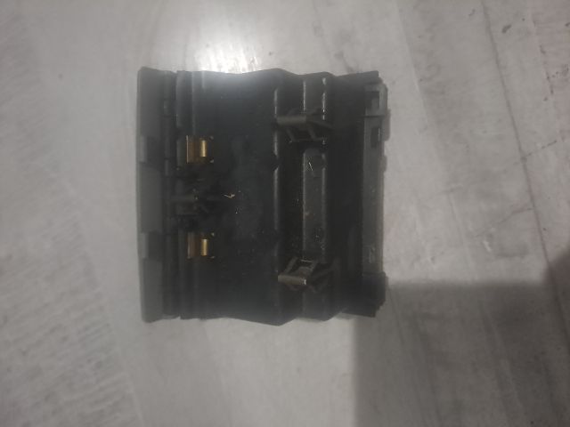 bontott SKODA OCTAVIA I Hátsó Pohártartó