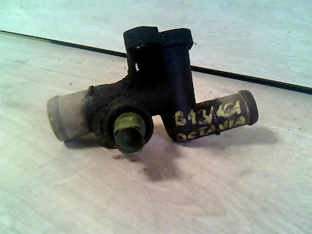 bontott SKODA OCTAVIA I Hűtővíz Elosztó Cső