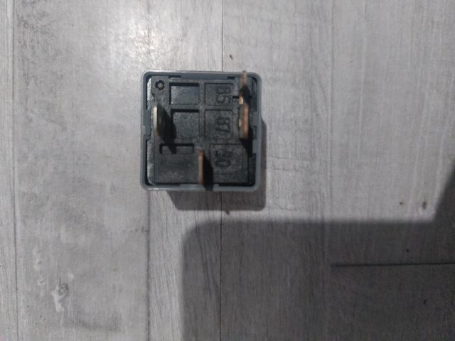 bontott SKODA OCTAVIA I Izzító Relé