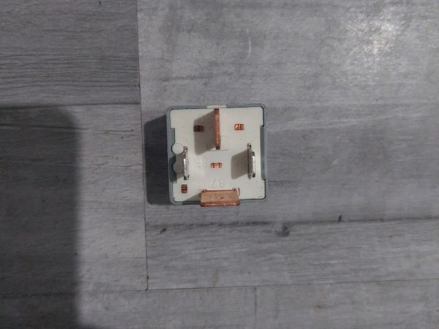 bontott SKODA OCTAVIA I Izzító Relé