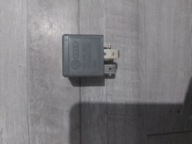 bontott SKODA OCTAVIA I Izzító Relé