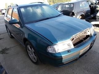 bontott SKODA OCTAVIA I Jobb A Oszlop Burkolat