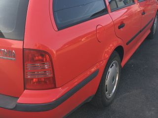 bontott SKODA OCTAVIA I Jobb A Oszlop