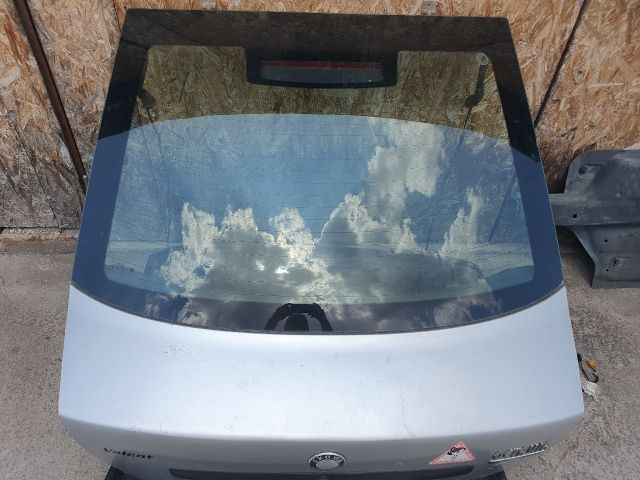 bontott SKODA OCTAVIA I Jobb Csomagtérajtó (Részeivel)